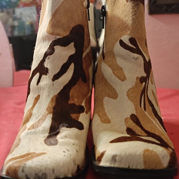 Vintage Pair of Cowhide - Picture 5 of 6